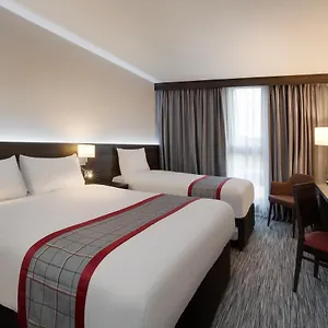 ramada-by-wyndham-leeds-east.yorkshirehotels.net/
