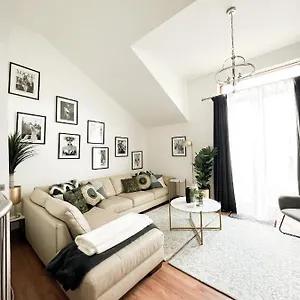 https://luxury-belfast-stay.belfasthotelsireland.com